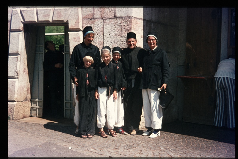 26.Berchtesgaden jul 1972 Rino,Ilse,Mama,Brigitte,Marion,Pete.JPG